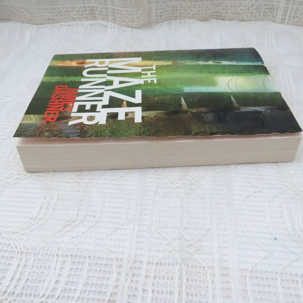 Maze Runner First Trade Paperback Book James Dashner Dystopian Science Fiction